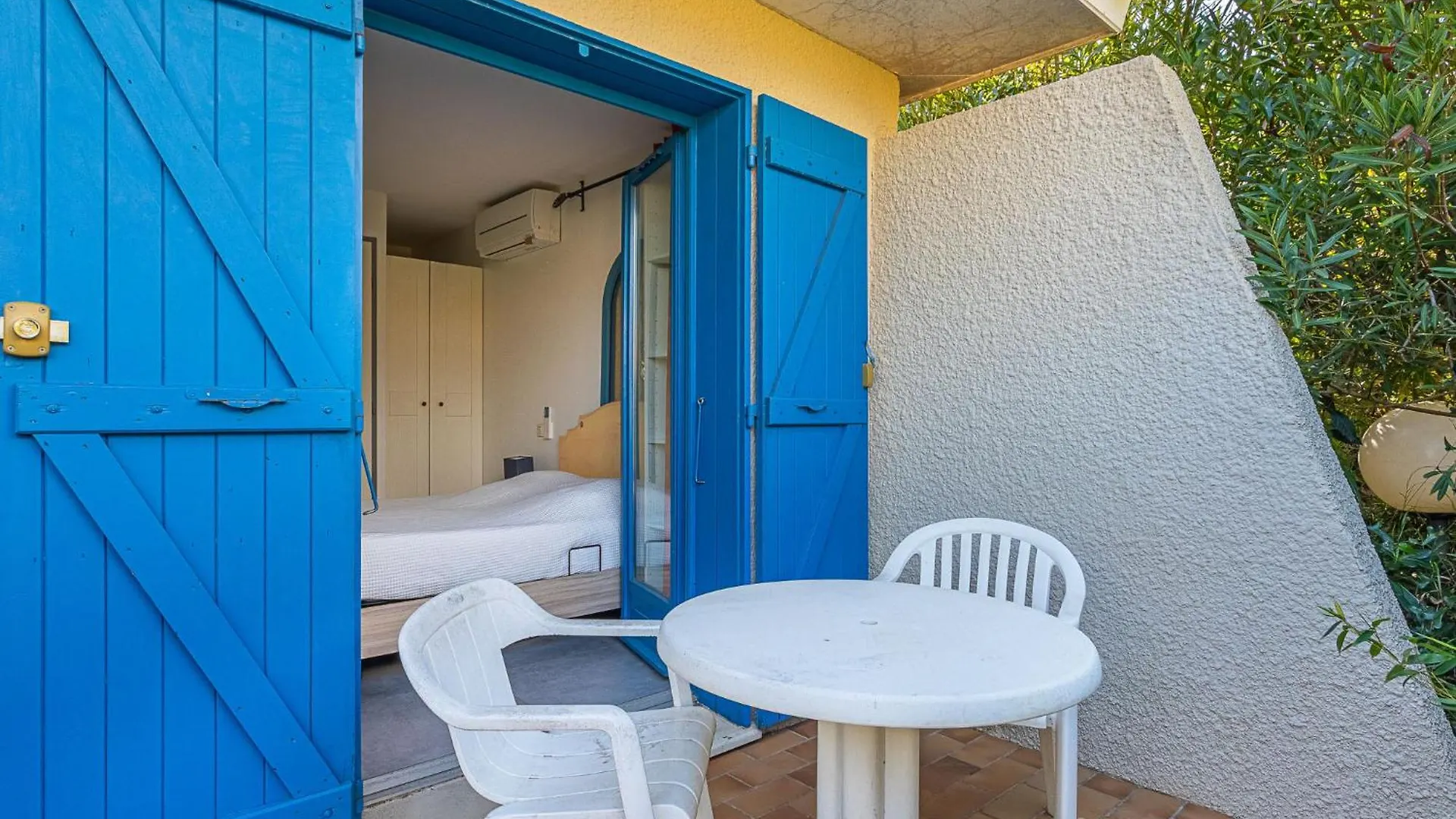 Apartment Cap Negre - Domaine De La Pinede-9 By Interhome Le Lavandou