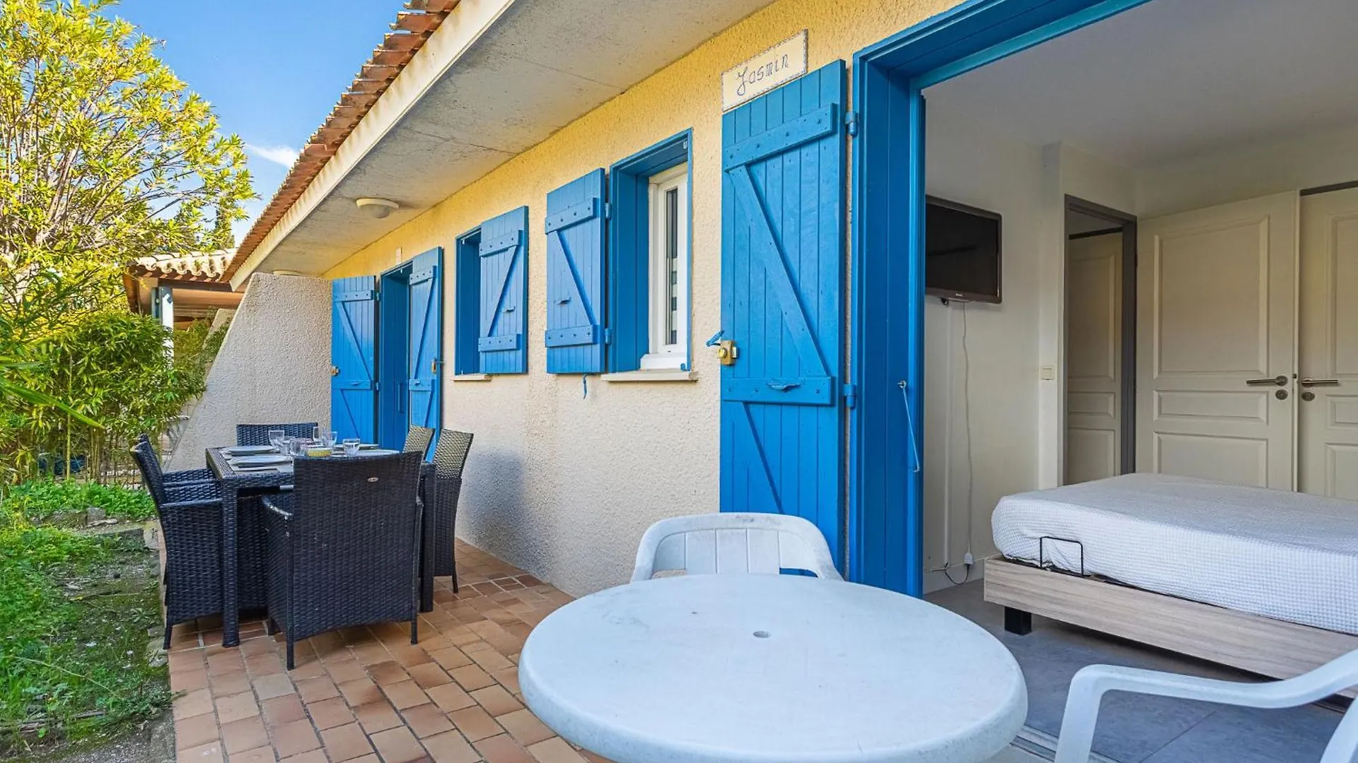 Apartment Cap Negre - Domaine De La Pinede-9 By Interhome Le Lavandou